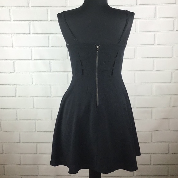 Little black dress - Picture 2 of 5